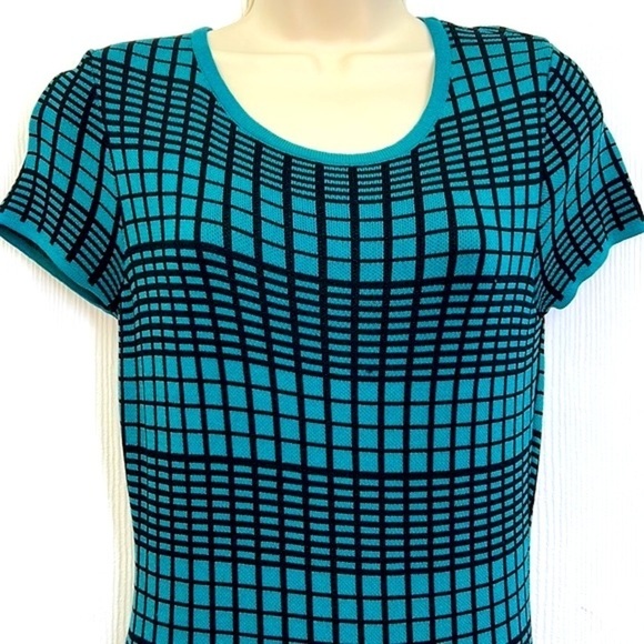 Romeo & Juliet Couture - NWT Emerald & Black Plaid Peplum Midi Dress Size Small - Picture 3 of 13